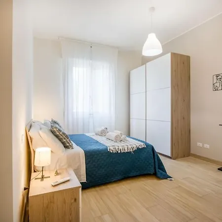 Appartamento Mutina Luxlife Close To Center - Free Parking Modena