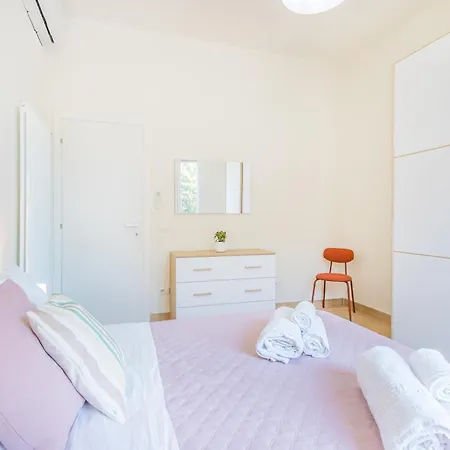 Mutina Luxlife Close To Center - Free Parking Modena