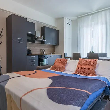 Mutina Luxlife Close To Center - Free Parking Апартаменты