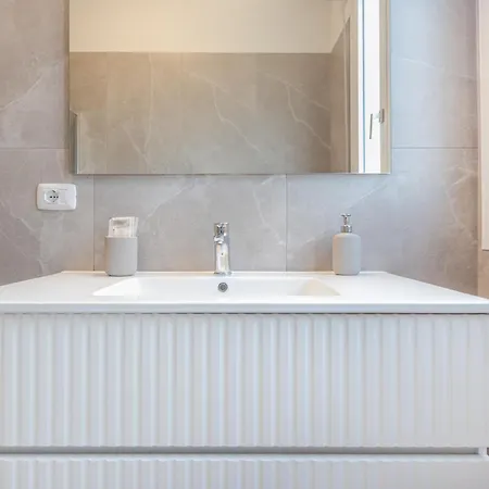 Mutina Luxlife Close To Center - Free Parking Modena