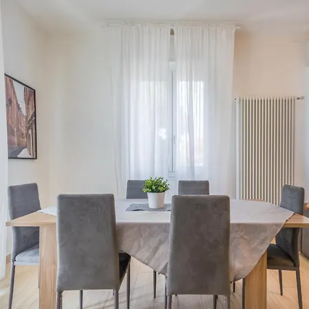 Mutina Luxlife Close To Center - Free Parking Apartment Modena