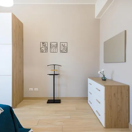 Mutina Luxlife Close To Center - Free Parking Apartment