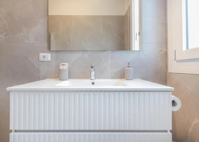 Mutina Luxlife Close To Center - Free Parking Μόντενα