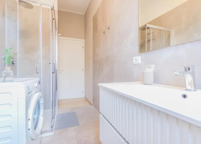 Mutina Luxlife Close To Center - Free Parking Μόντενα